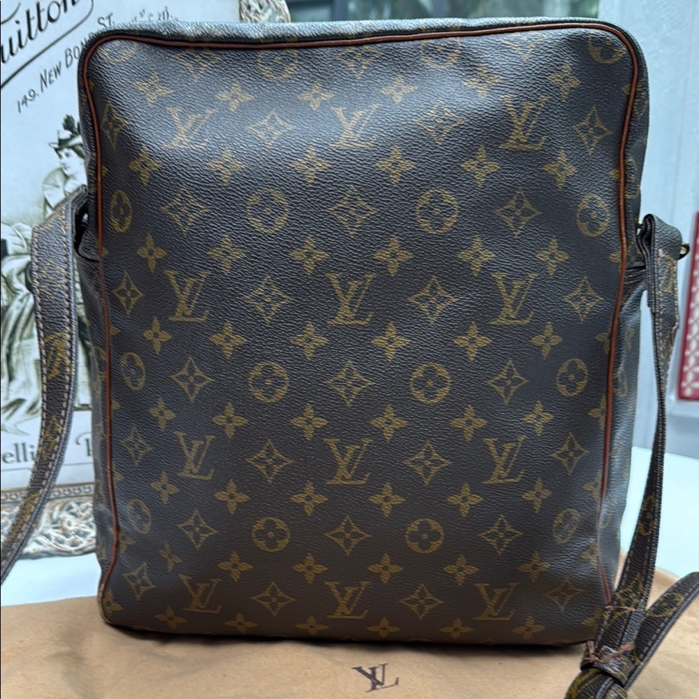 Unisex Authentic Louis Vuitton Monogram Marceau Messenger Bag & LV Dust Bag - Picture 3 of 16